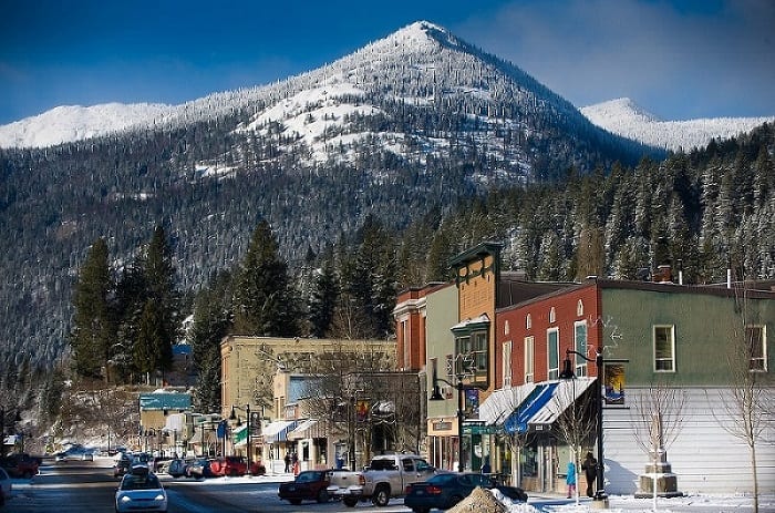 1000 Towns of Canada. Top Places to Visit in Small Canadian Towns