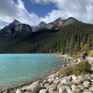 Lake Louise Lakeshore Trail