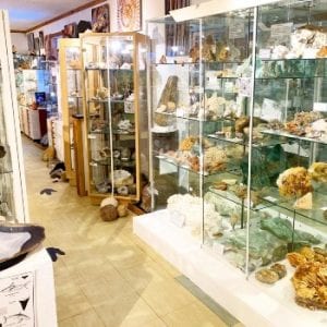 Crystal Cave Mineral Exhibit & Crystal Shoppe