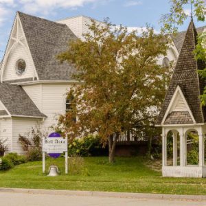 Bell Aura Bed, Breakfast and Bistro