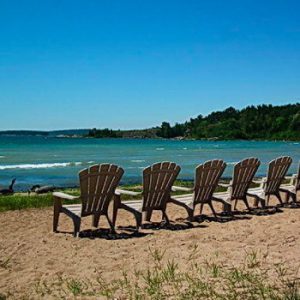 Carolyn Beach Inn & Restaurant