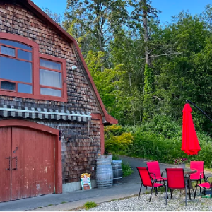 Salt Spring Vineyards & Tasting Room