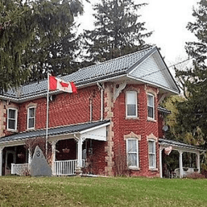 Hillsburgh House by the Pond